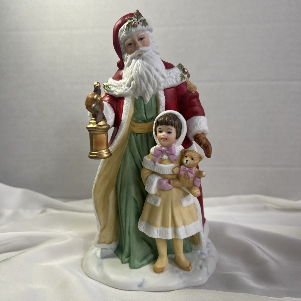 Avon‎ Fine Collectibles 1995 Santa Claus Porcelain Figure Christmas Vintage